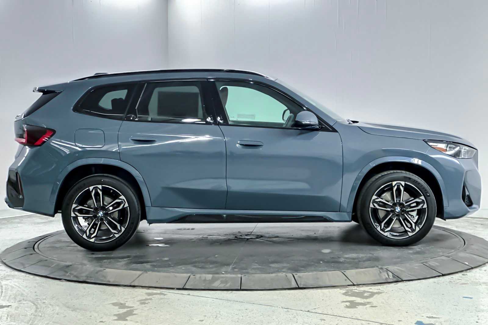 Thumbnail: 2026 BMW X1 - 8