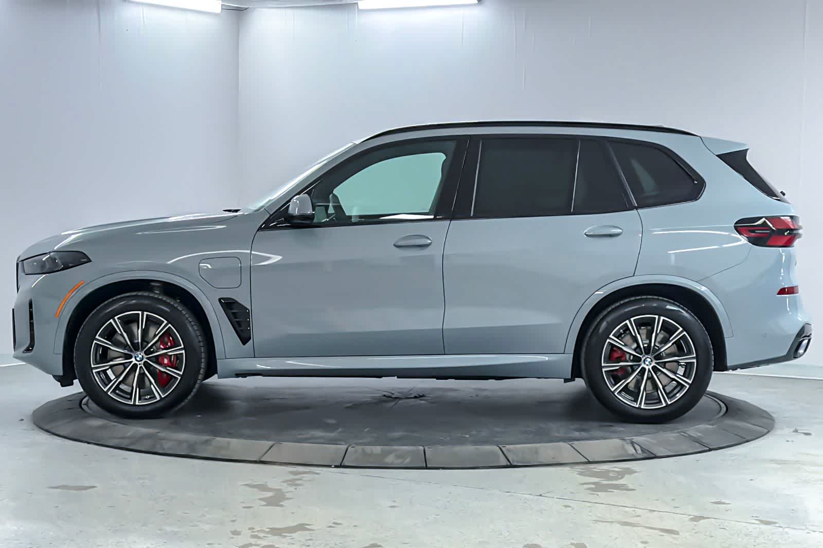 Thumbnail: 2026 BMW X5 - 5