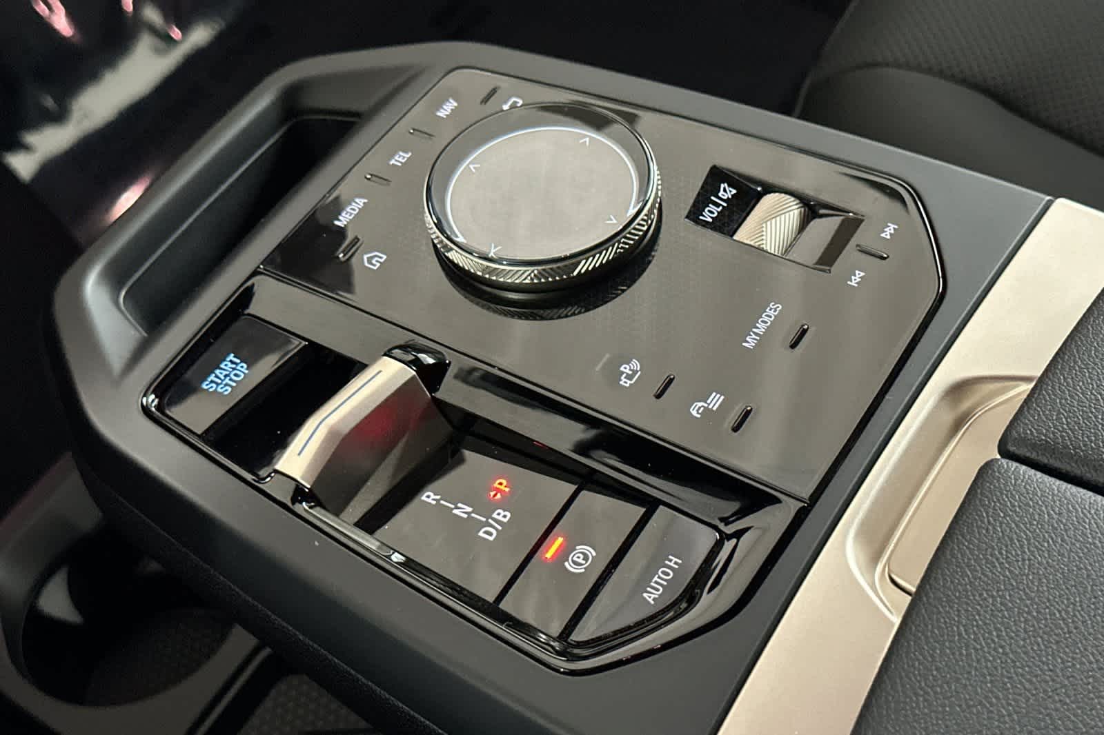 Thumbnail: 2026 BMW iX - 22