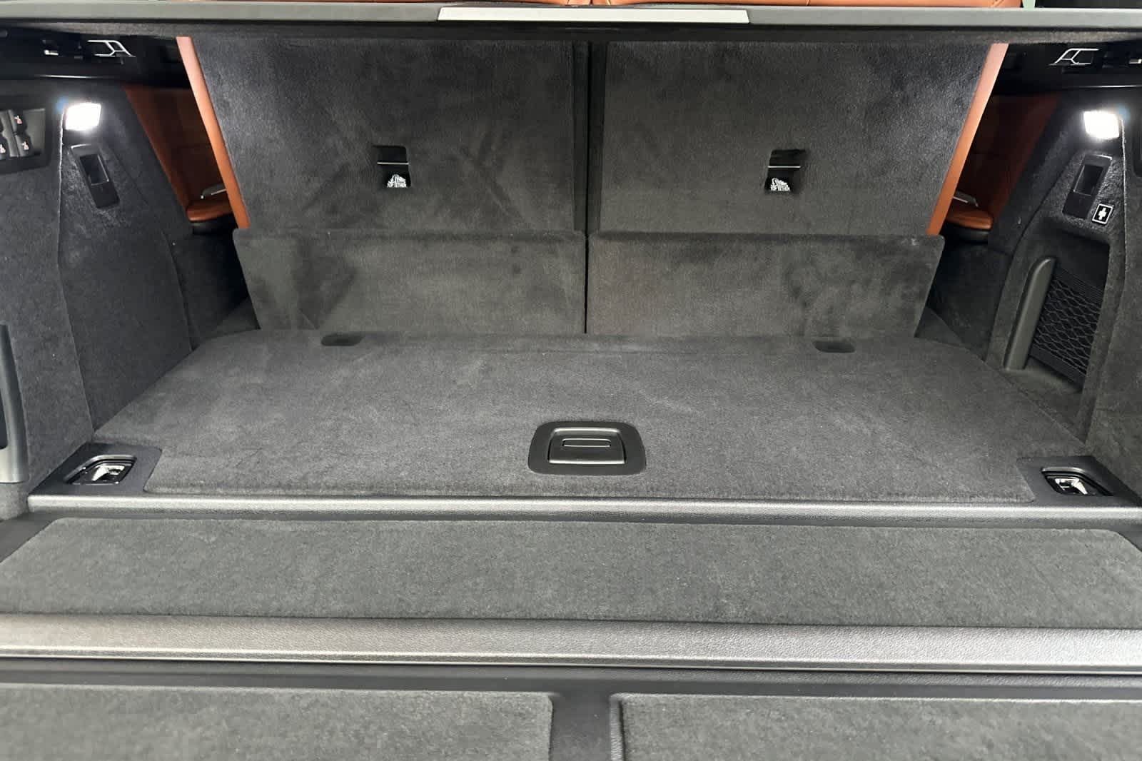 Thumbnail: 2026 BMW X7 - 15