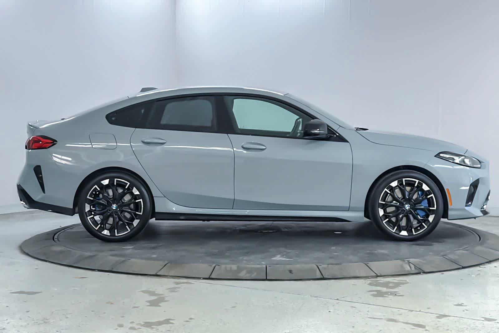 Thumbnail: 2025 BMW 2 Series - 8