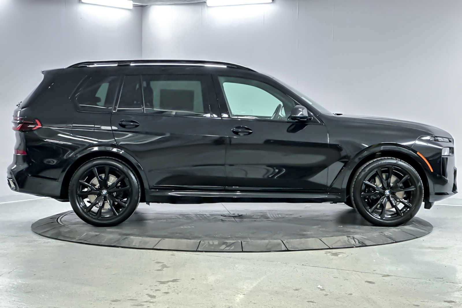 2025 BMW X7 xDrive40i 8