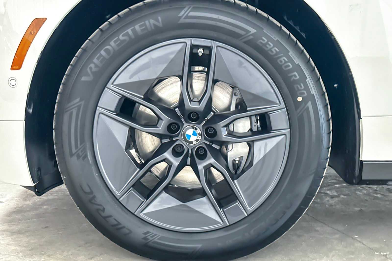 Thumbnail: 2026 BMW iX - 25