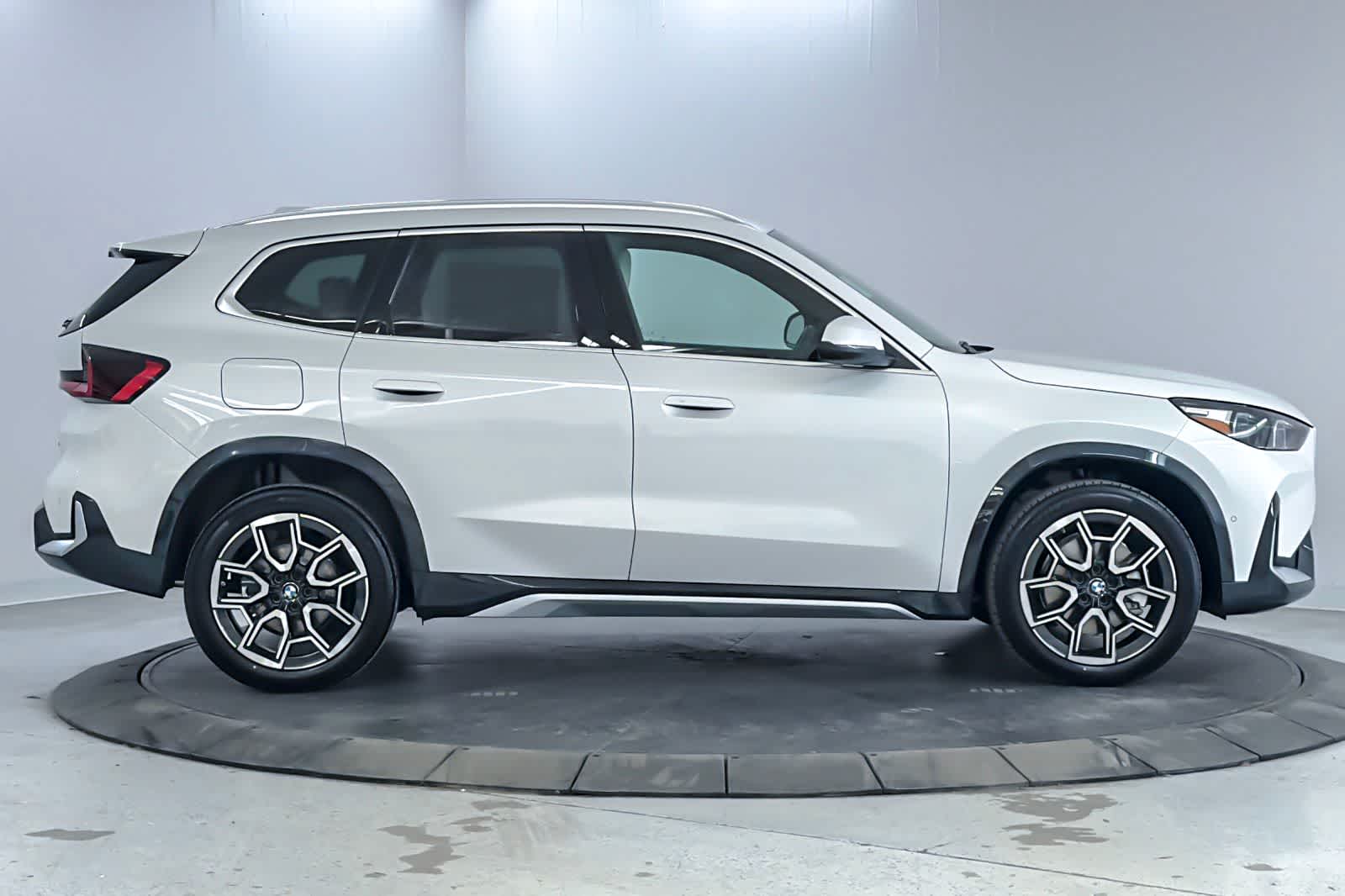 Thumbnail: 2026 BMW X1 - 8