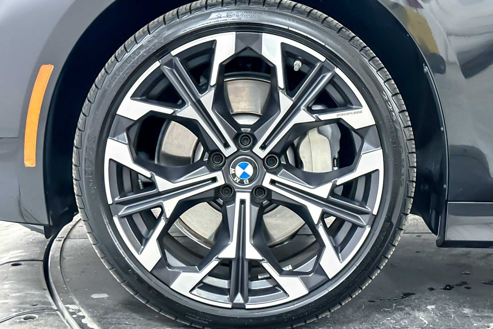 Thumbnail: 2025 BMW 3 Series - 26