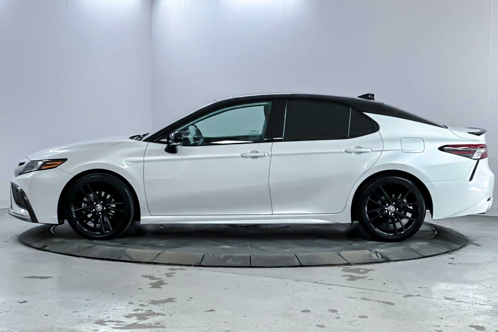 Thumbnail: 2022 Toyota Camry - 5