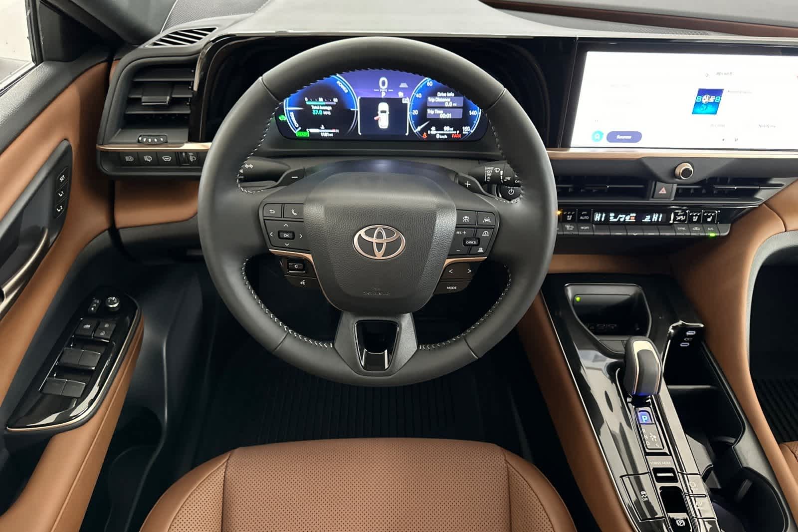 Thumbnail: 2025 Toyota Crown Signia - 14