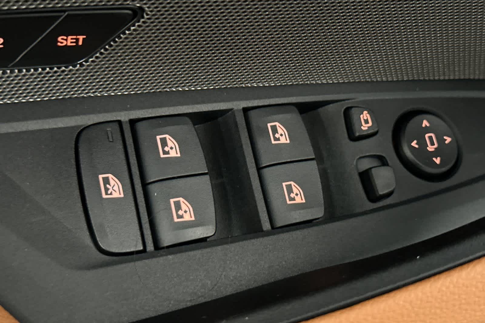 Thumbnail: 2025 BMW i4 - 13