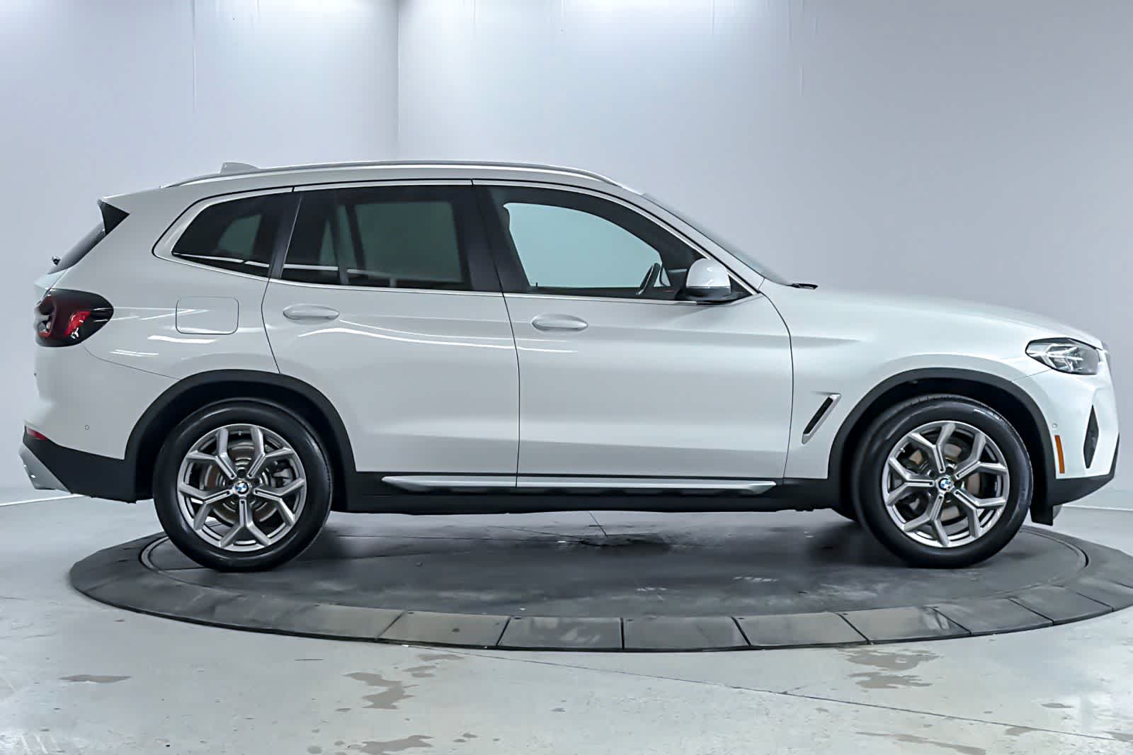 Thumbnail: 2023 BMW X3 - 8