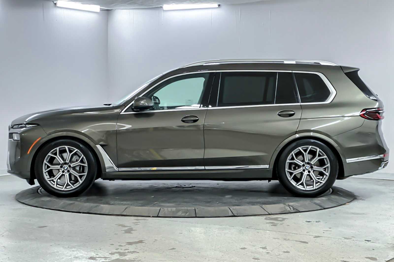Thumbnail: 2023 BMW X7 - 5
