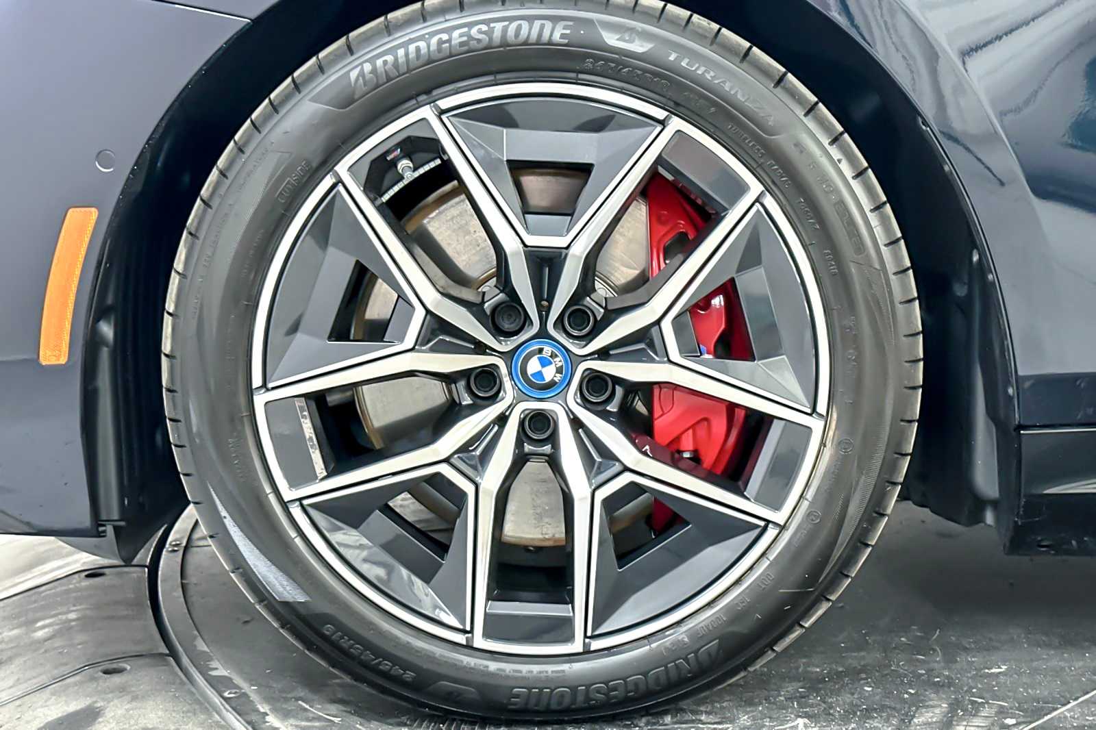 Thumbnail: 2024 BMW i5 - 26