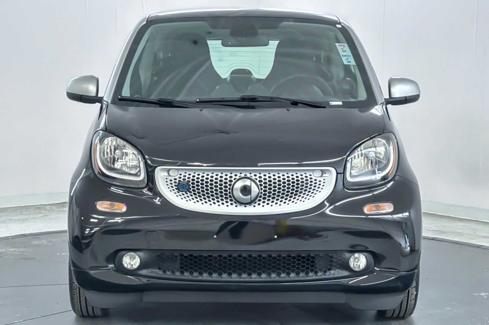 Thumbnail: 2018 smart fortwo - 9