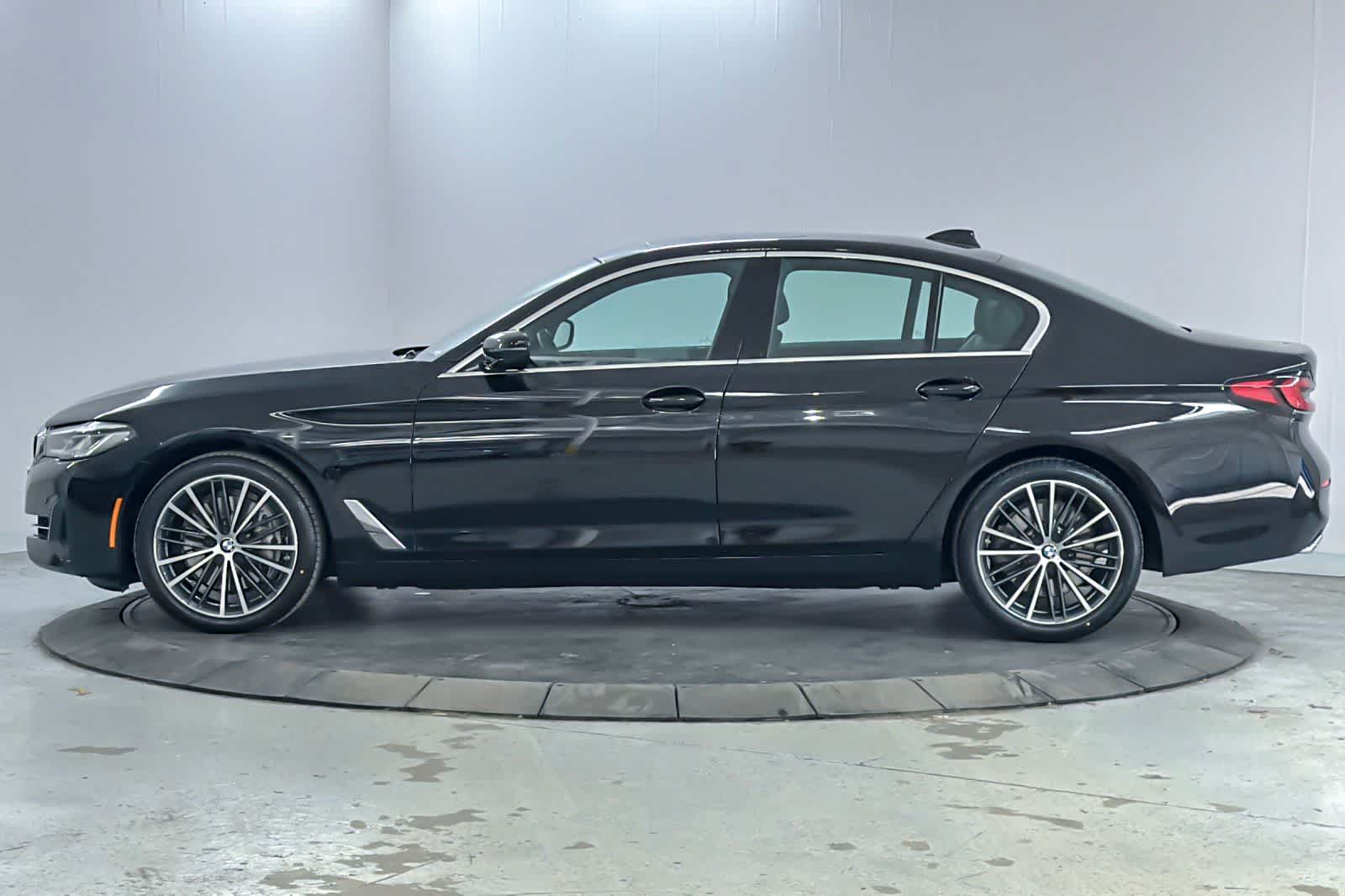 Thumbnail: 2023 BMW 5 Series - 5