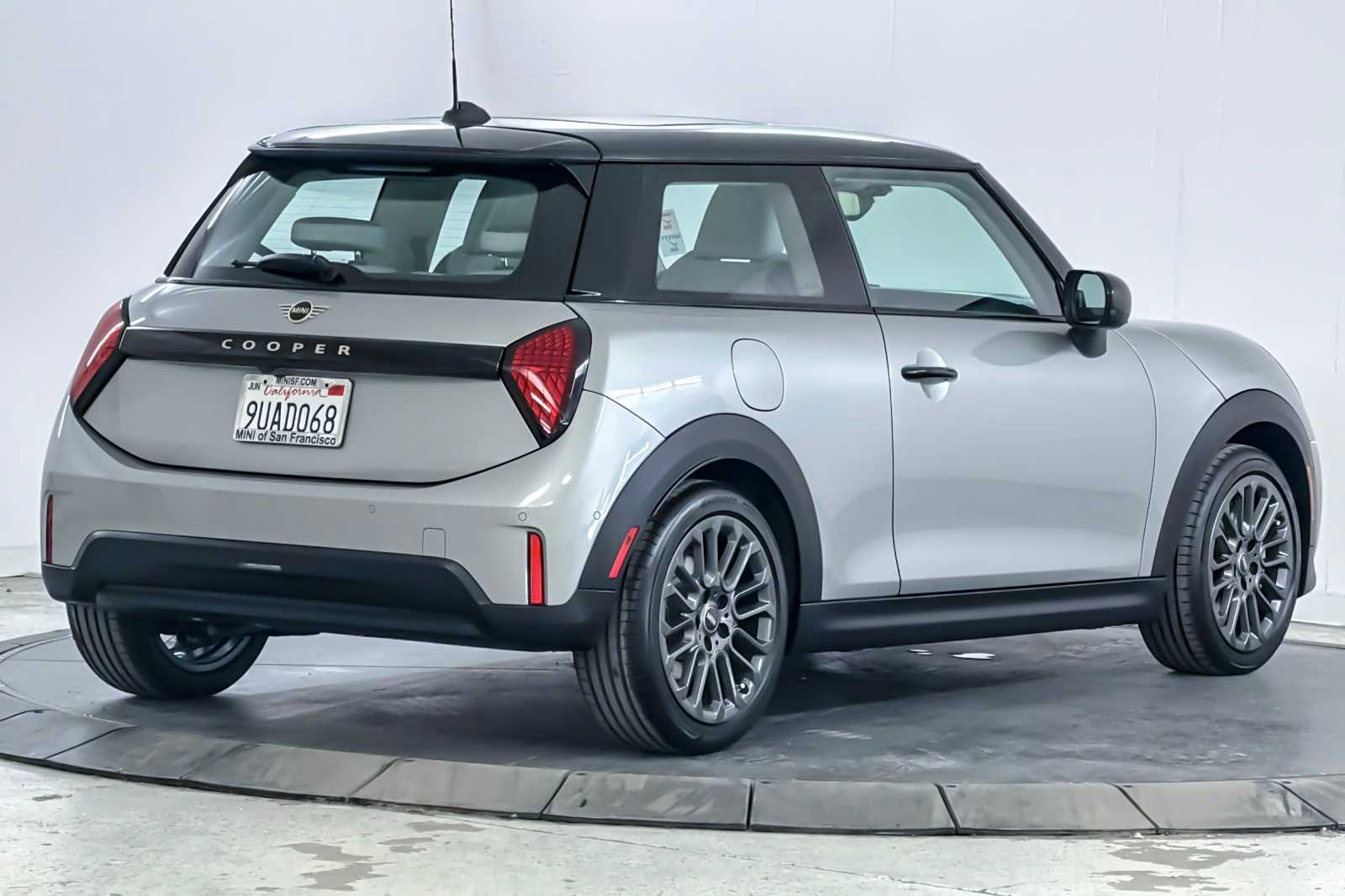 Thumbnail: 2025 MINI Cooper Hardtop - 2