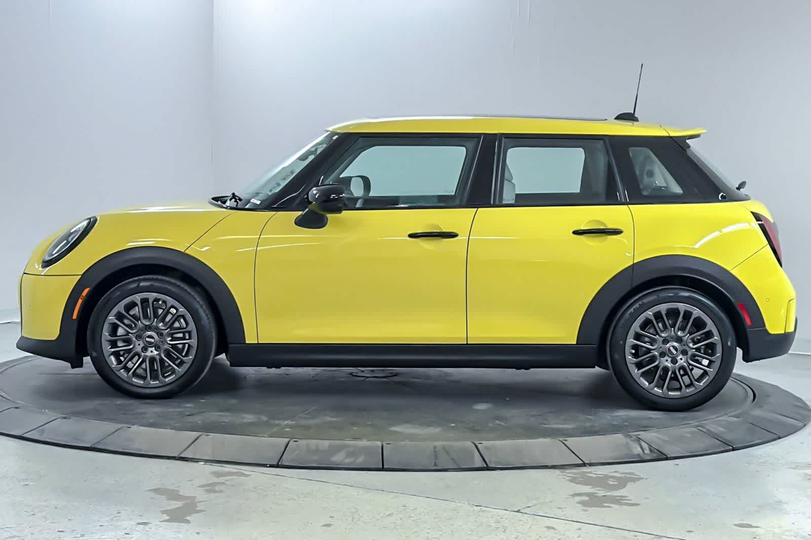 Thumbnail: 2025 MINI Cooper Hardtop - 5