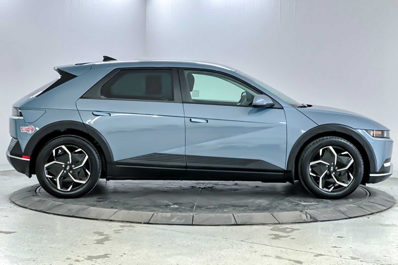 Thumbnail: 2024 Hyundai Ioniq 5 - 8