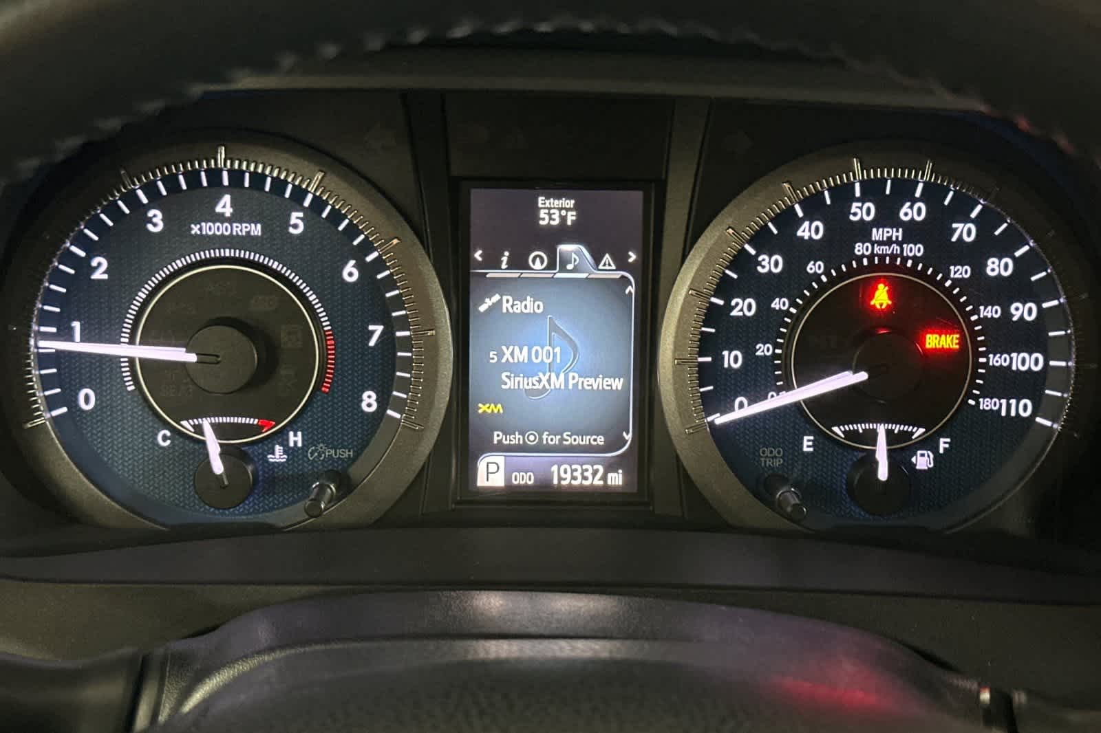 Thumbnail: 2017 Toyota Sienna - 25