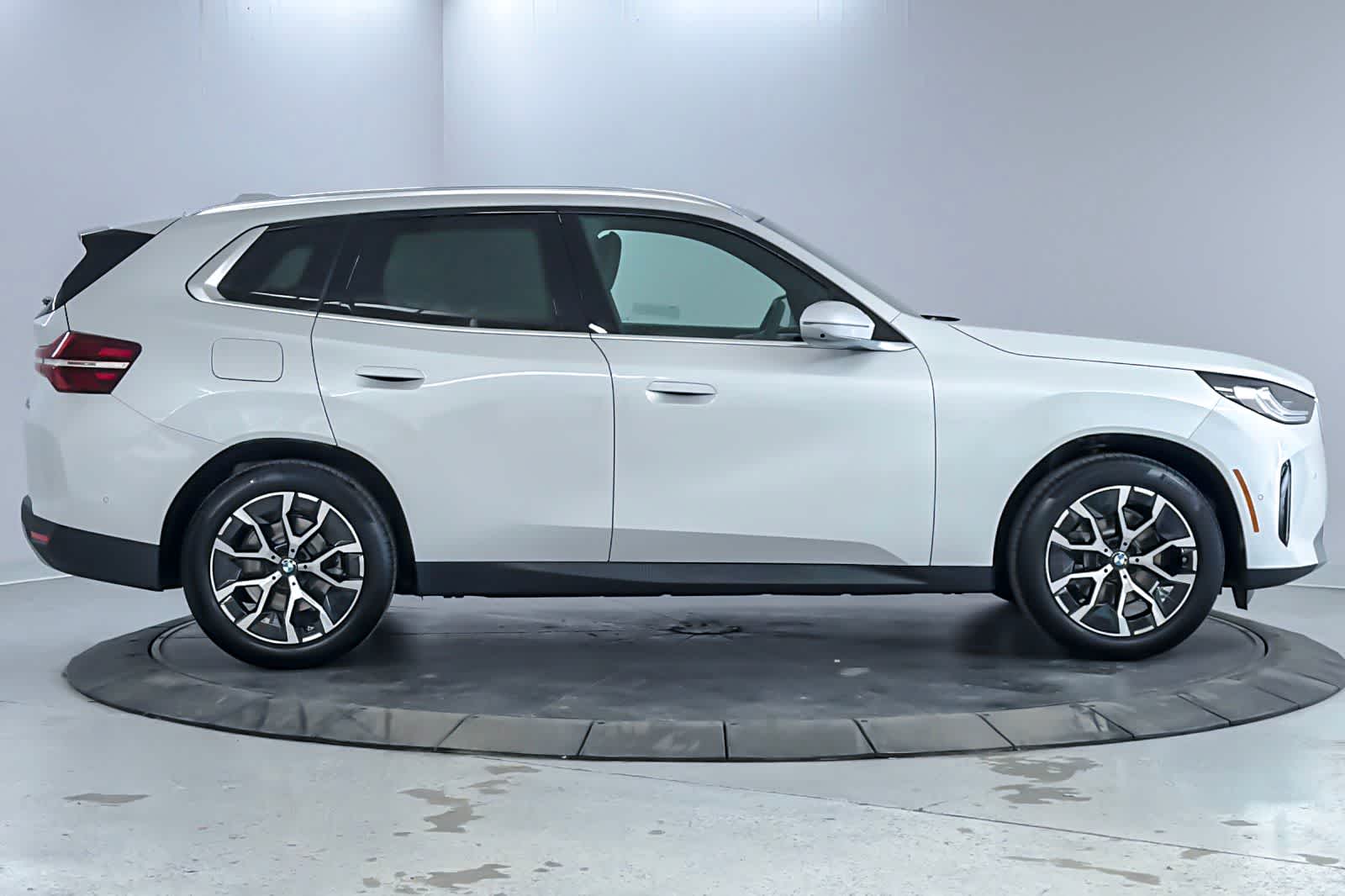 Thumbnail: 2026 BMW X3 - 8