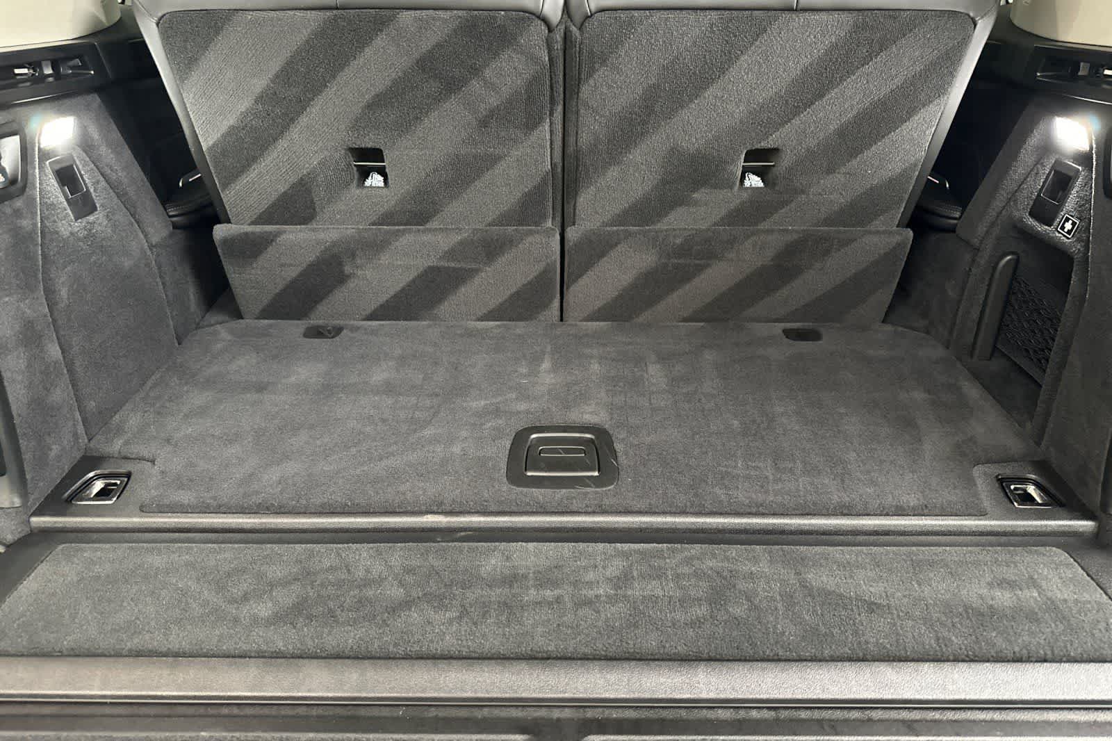 Thumbnail: 2026 BMW X7 - 15