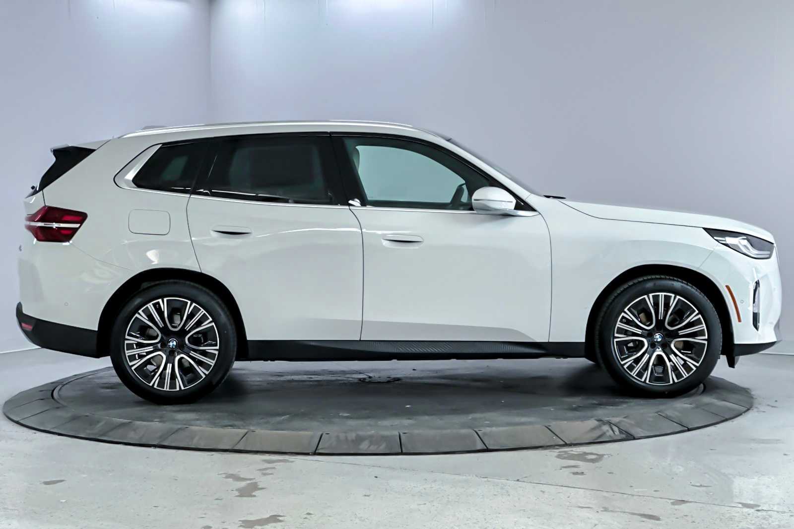 Thumbnail: 2025 BMW X3 - 8