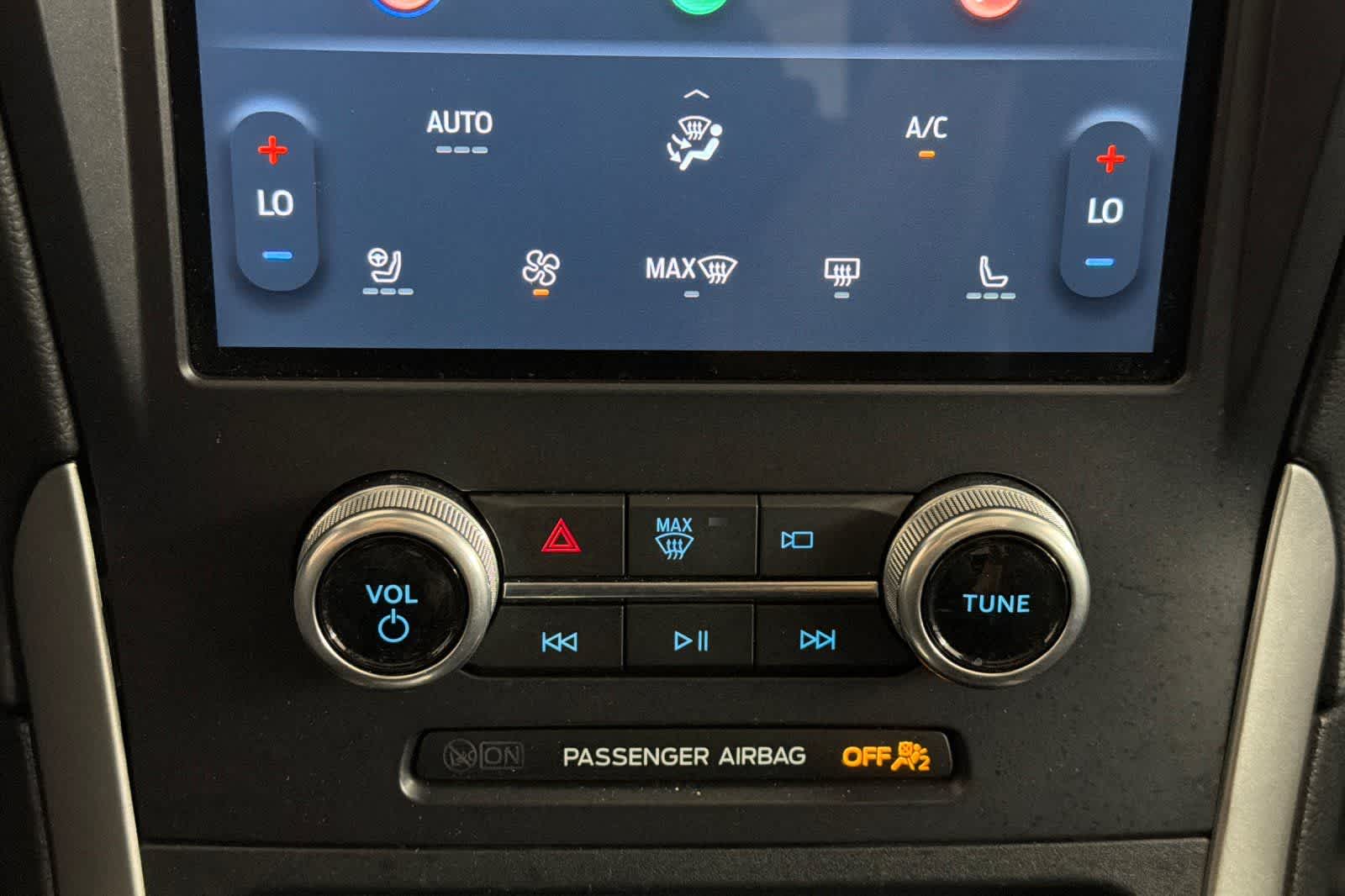Thumbnail: 2022 Ford Edge - 20