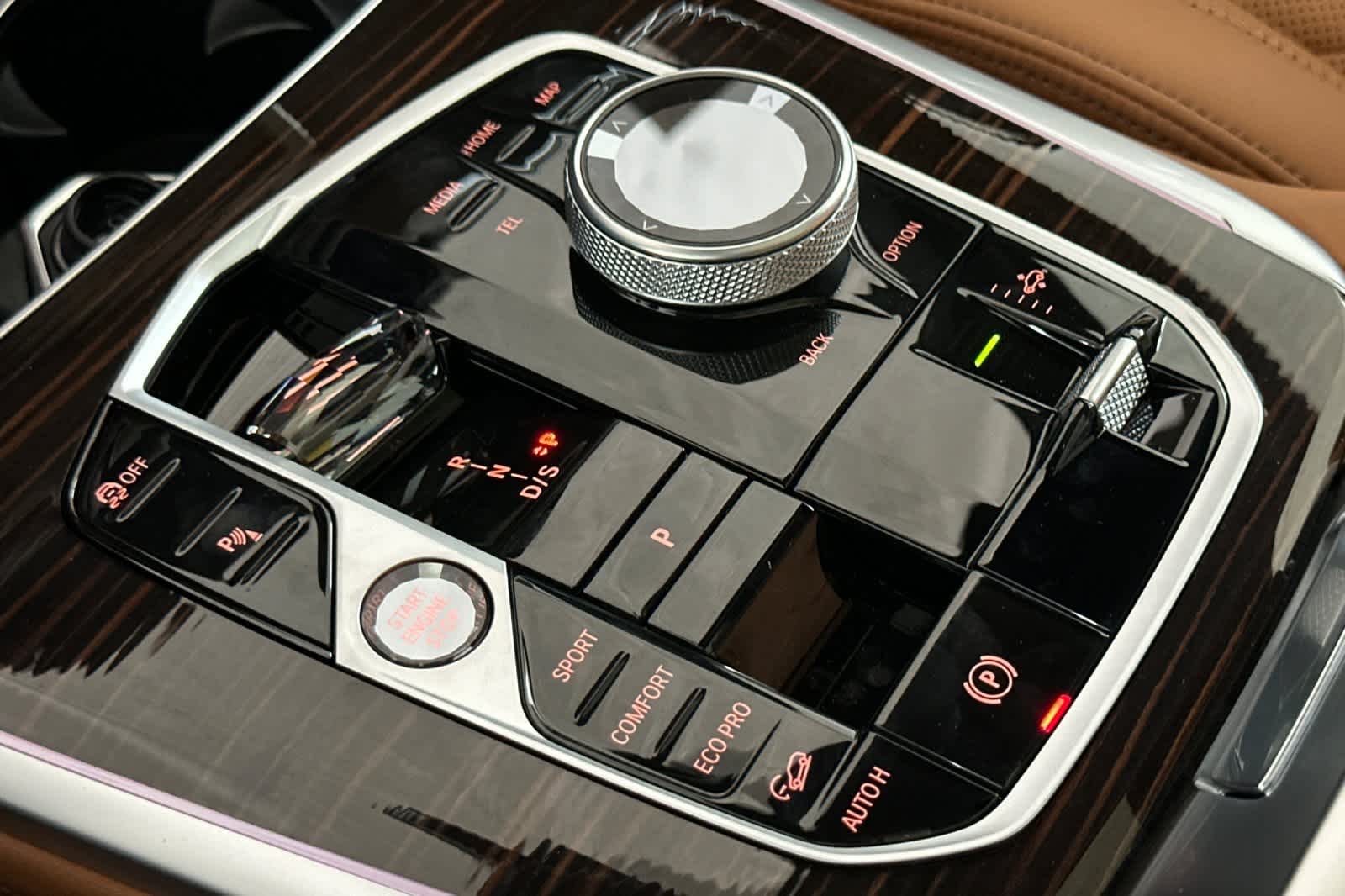 Thumbnail: 2026 BMW X7 - 22