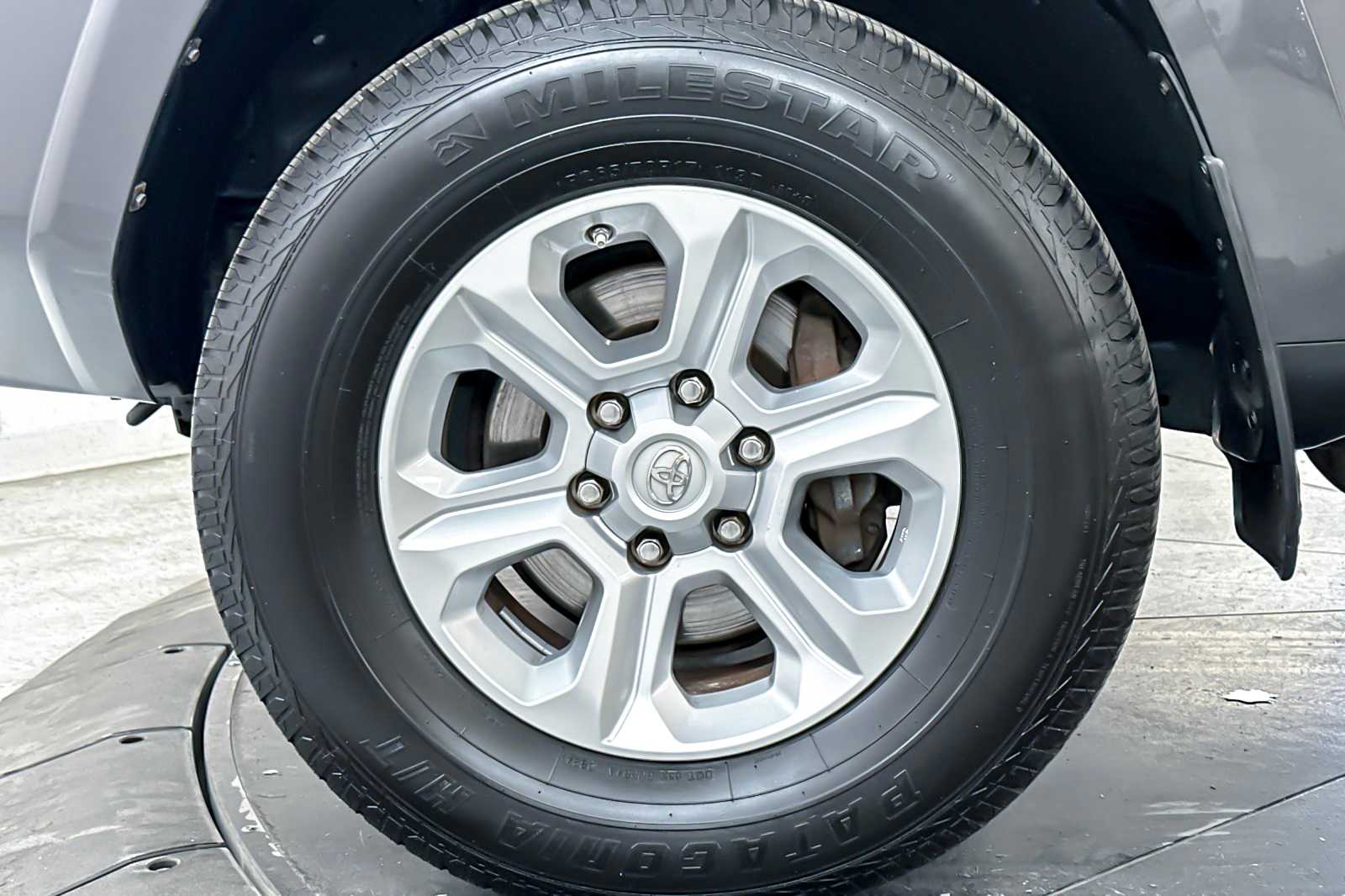 Thumbnail: 2018 Toyota 4Runner - 26