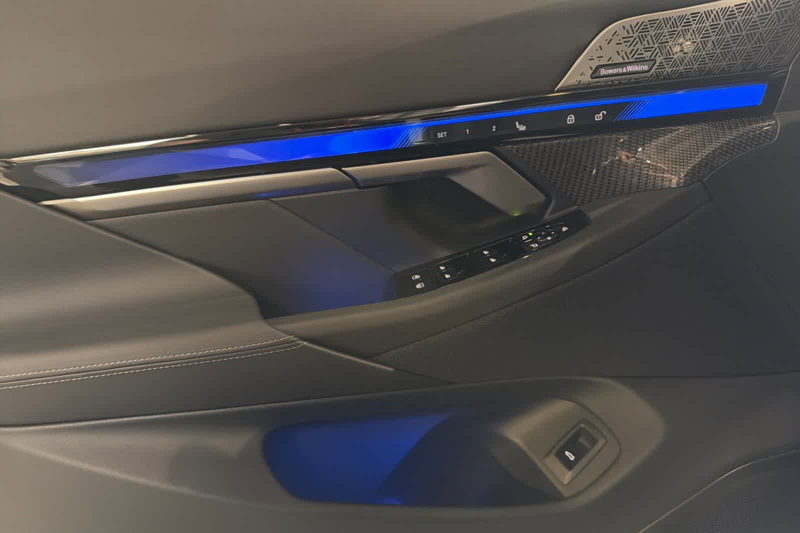 Thumbnail: 2026 BMW M5 - 12