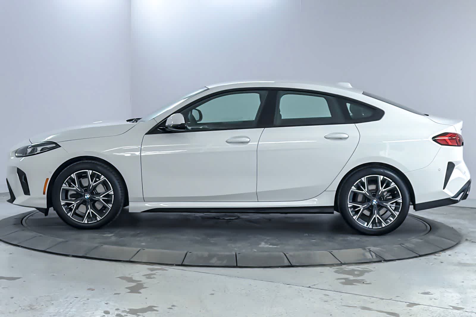 Thumbnail: 2025 BMW 2 Series - 5