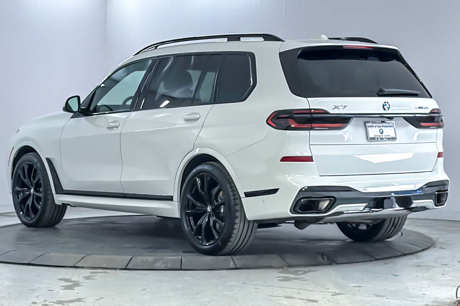 Thumbnail: 2026 BMW X7 - 6