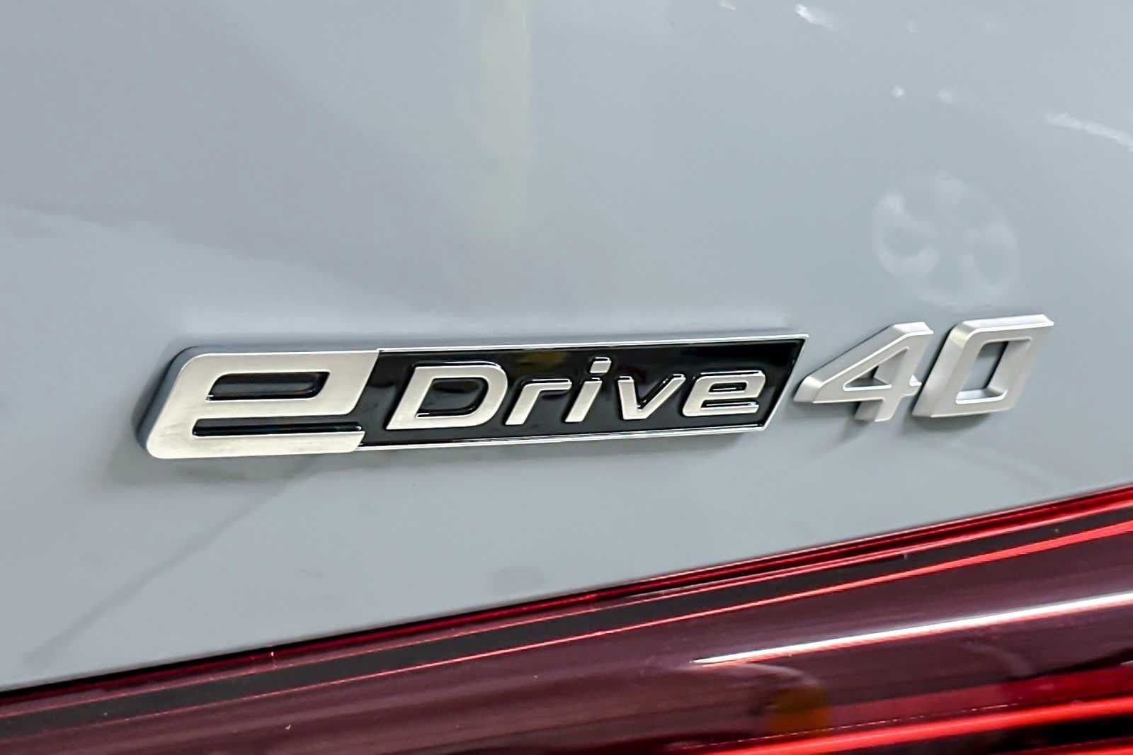 Thumbnail: 2025 BMW i4 - 25