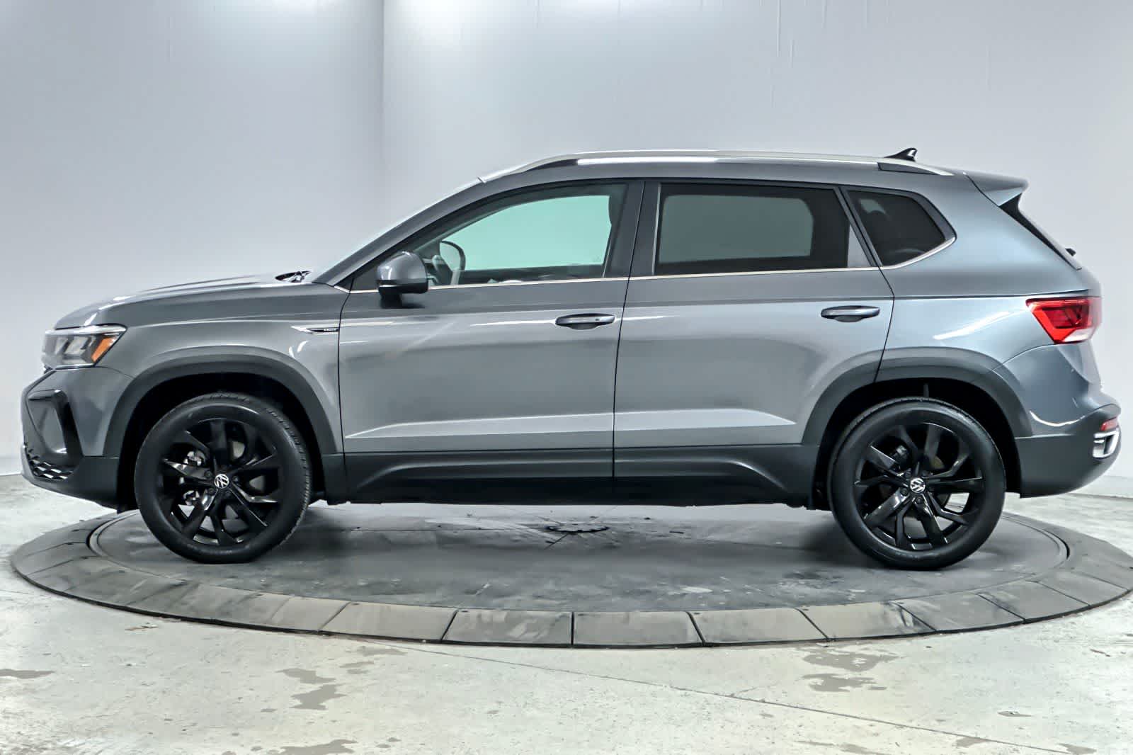 Thumbnail: 2022 Volkswagen Taos - 5