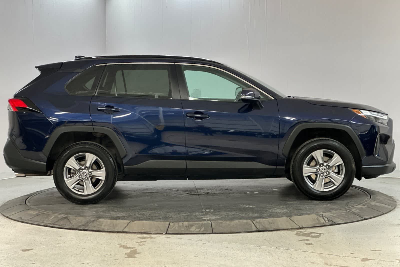 2024 Toyota RAV4 XLE 8