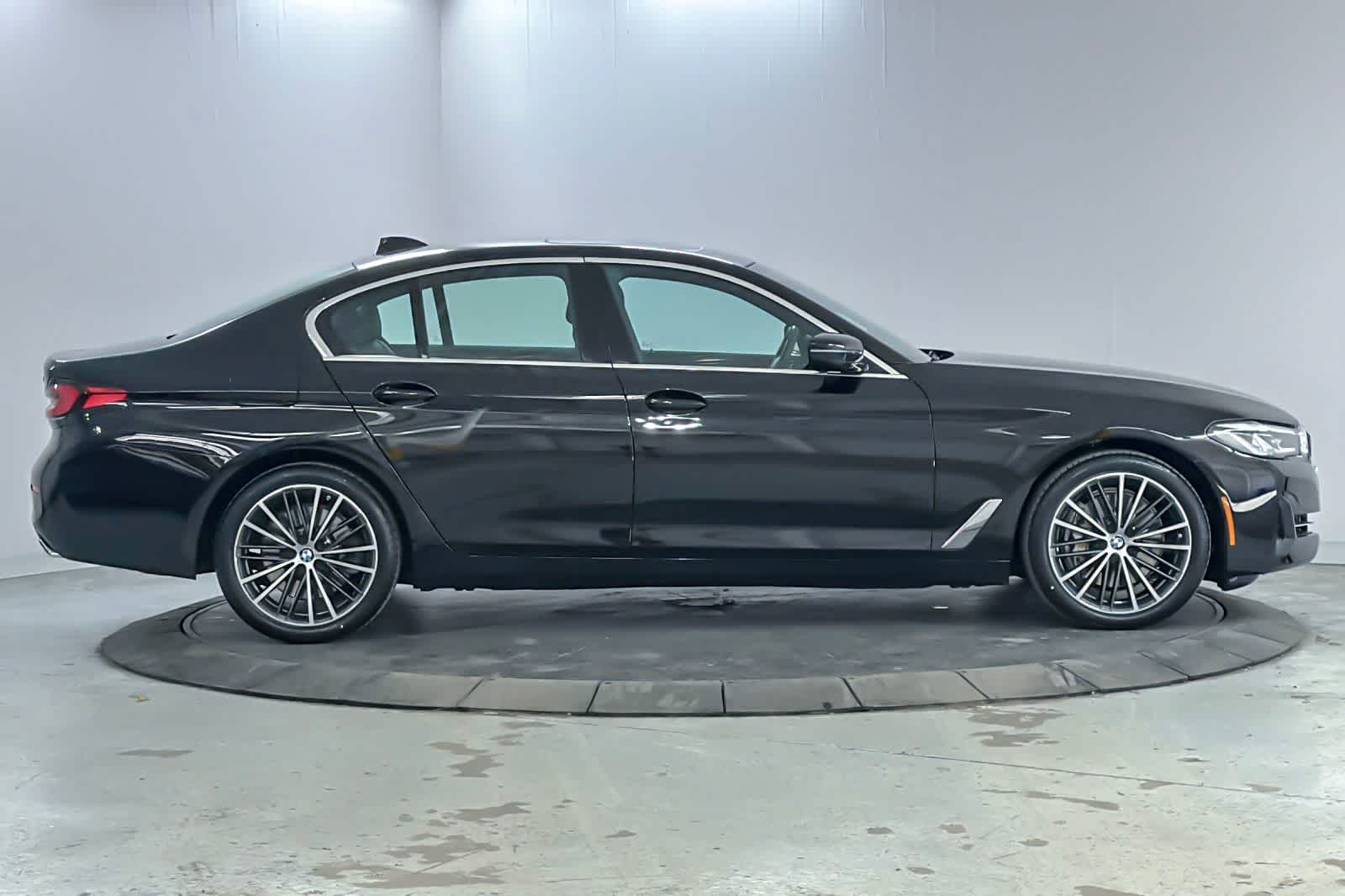 Thumbnail: 2023 BMW 5 Series - 8