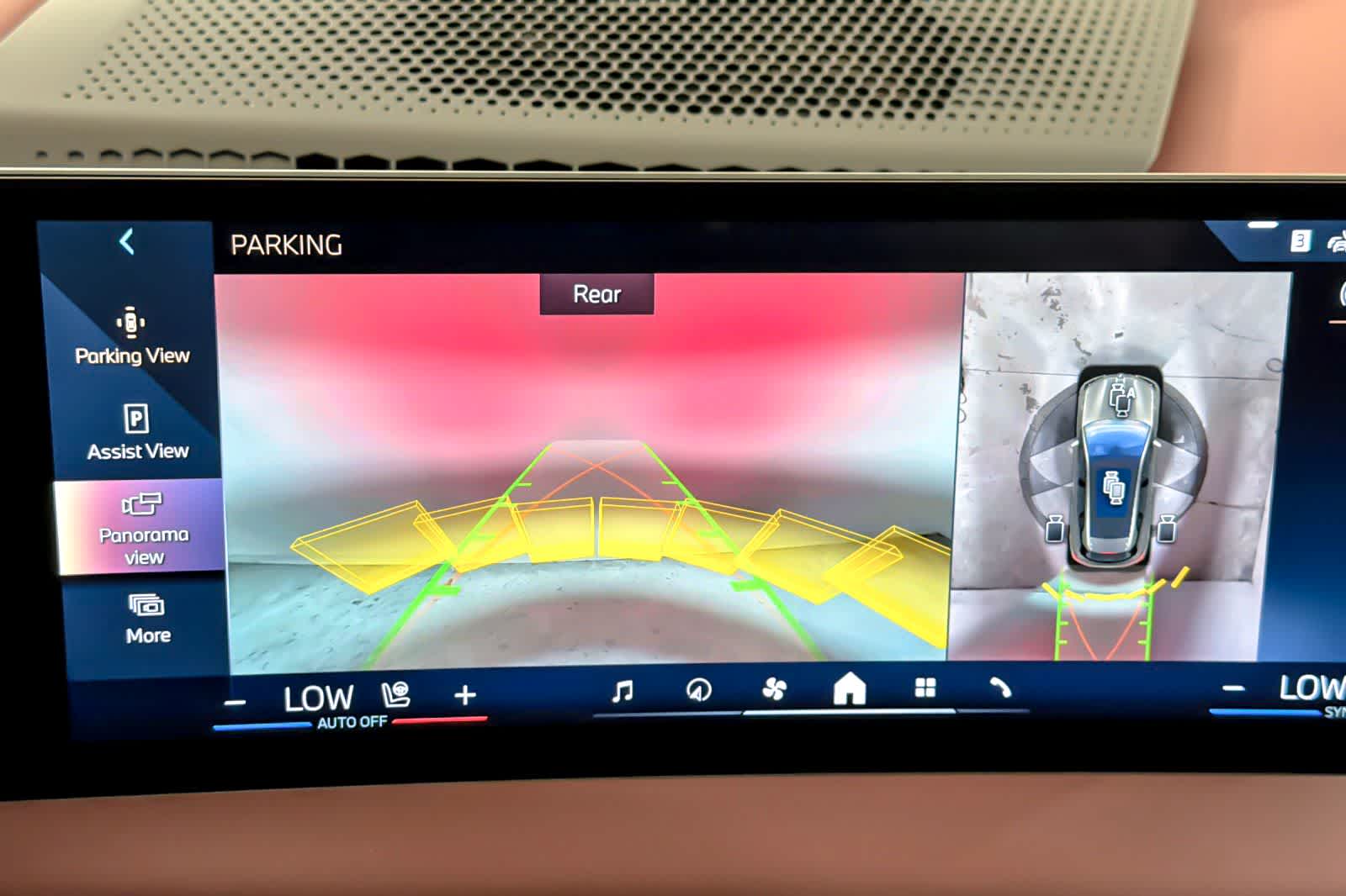 Thumbnail: 2024 BMW iX - 20