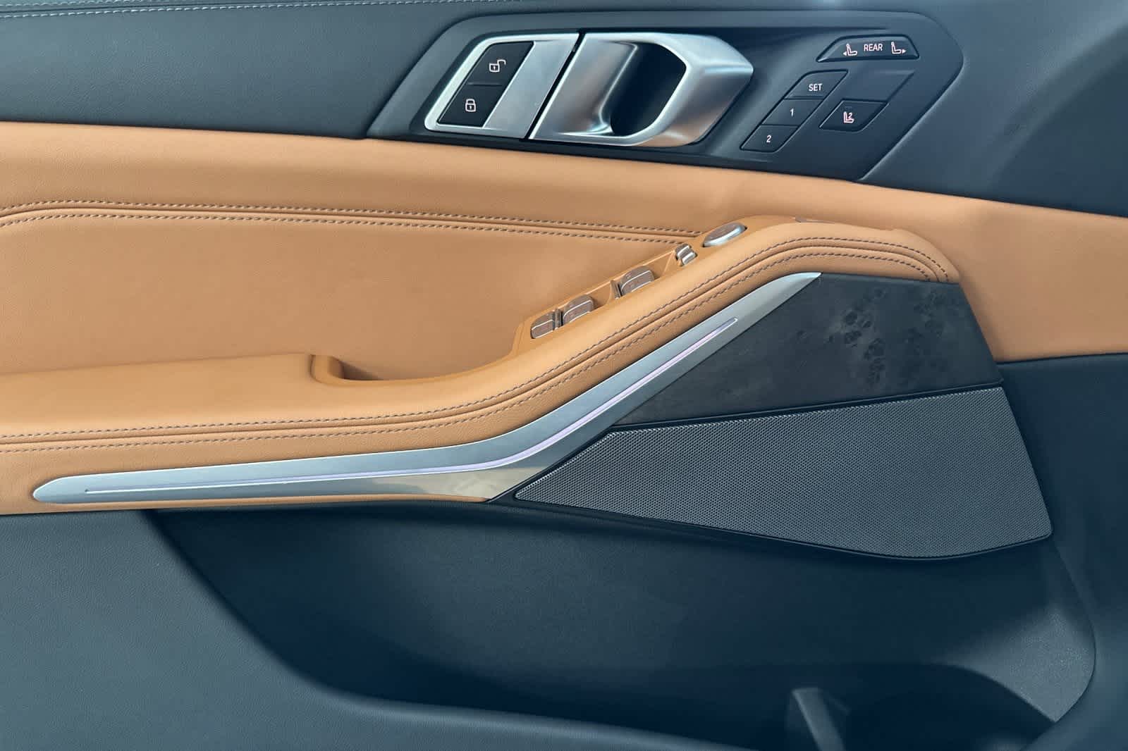 Thumbnail: 2024 BMW X7 - 12