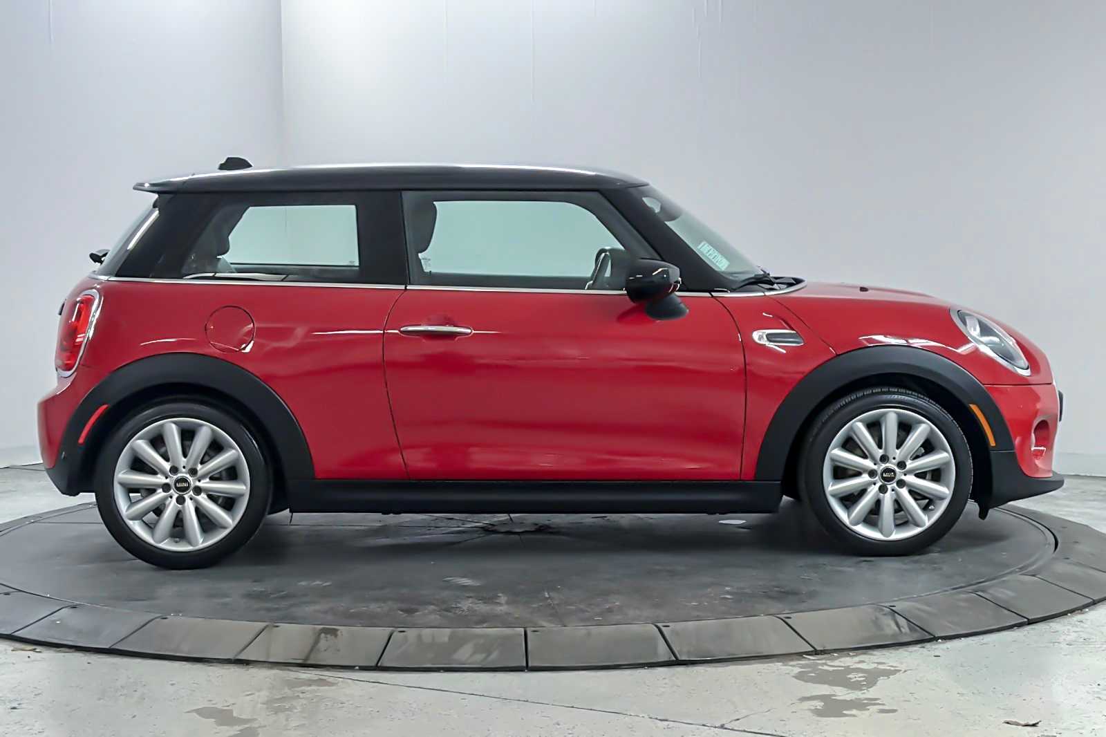 Thumbnail: 2020 MINI Cooper Hardtop - 8
