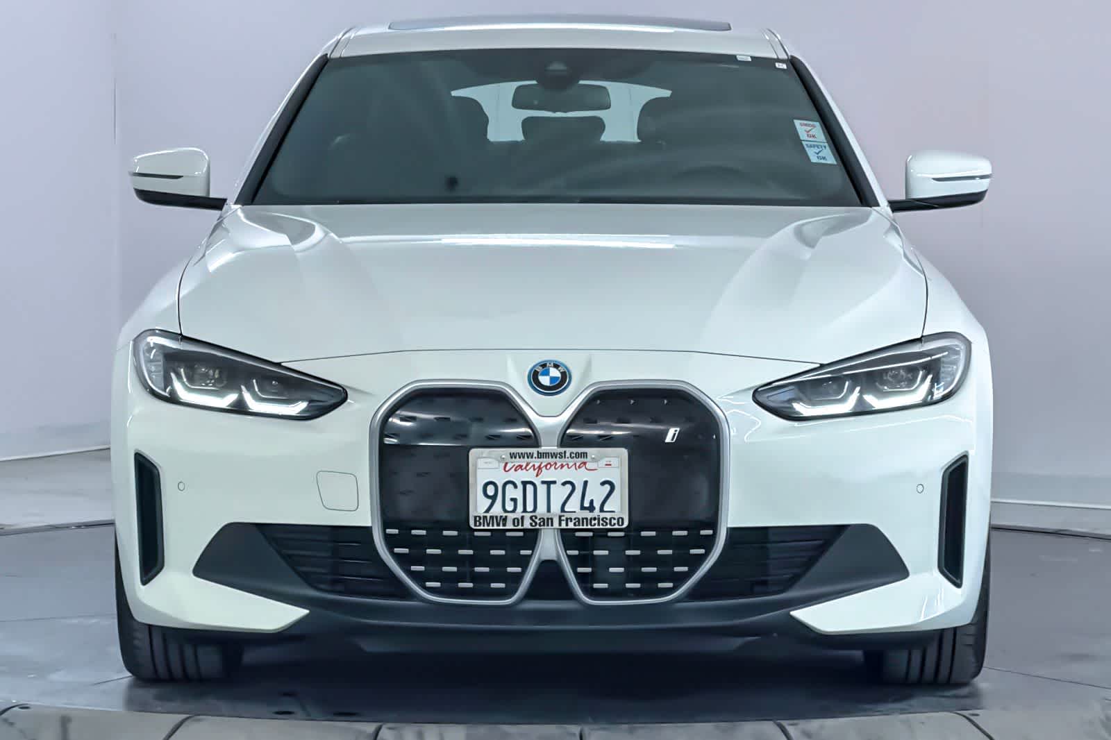 Thumbnail: 2023 BMW i4 - 10
