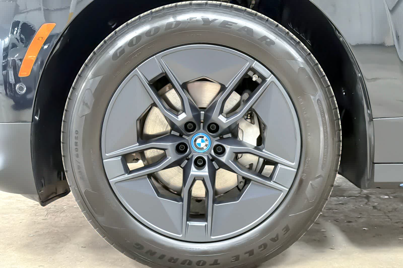 Thumbnail: 2023 BMW iX - 27