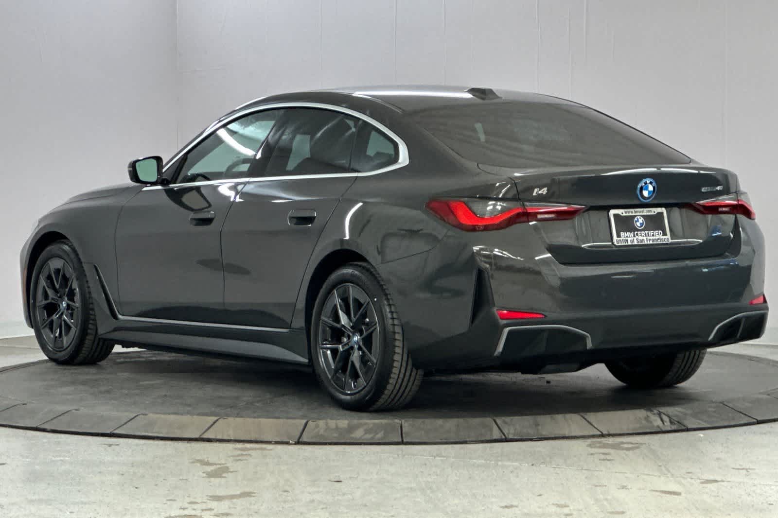 Thumbnail: 2022 BMW i4 - 6