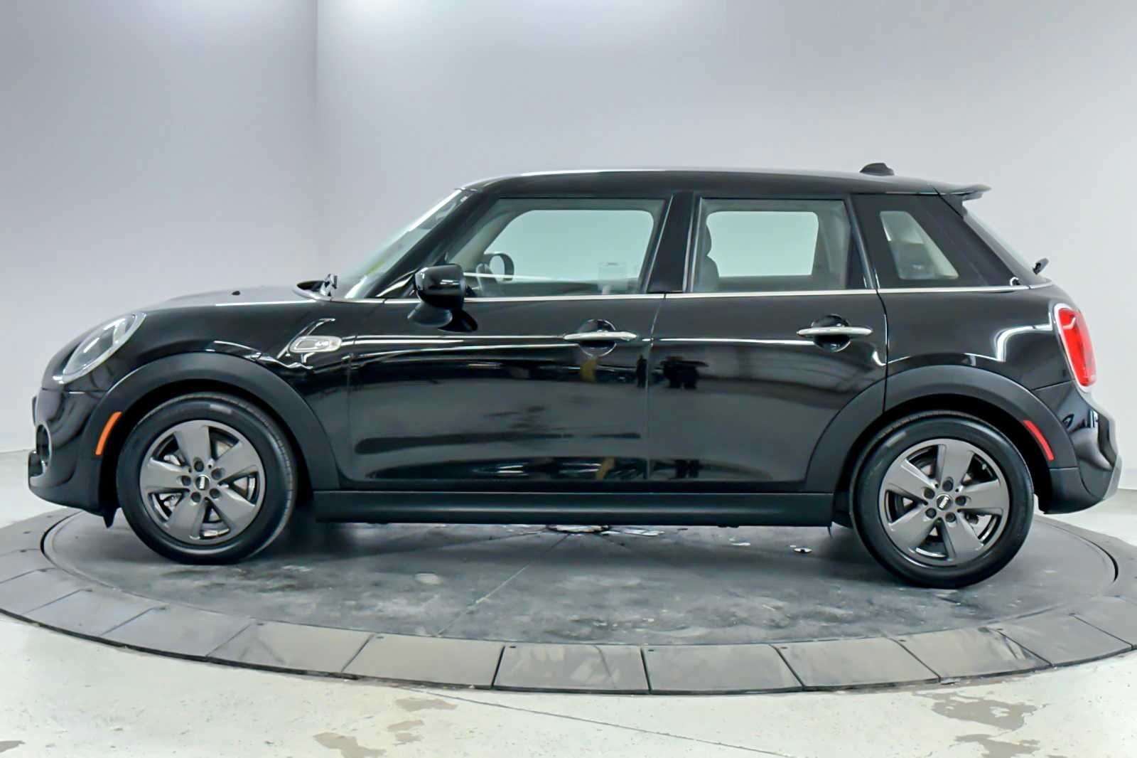 Thumbnail: 2021 MINI Cooper Hardtop - 5