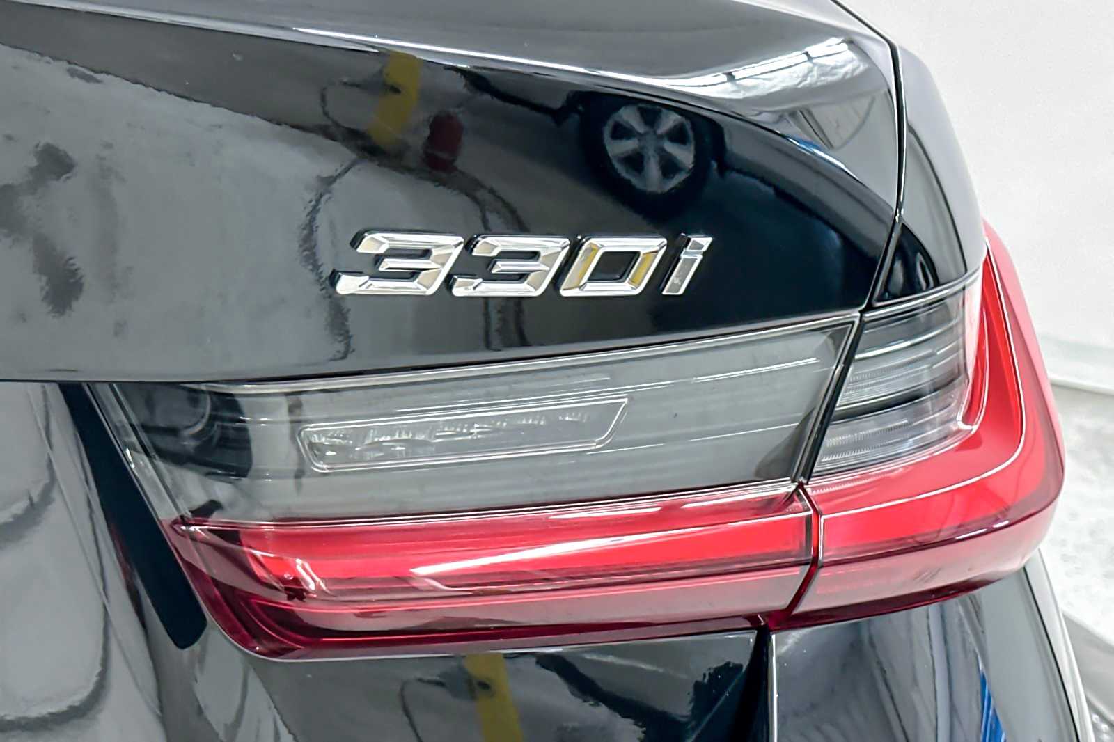 Thumbnail: 2025 BMW 3 Series - 27