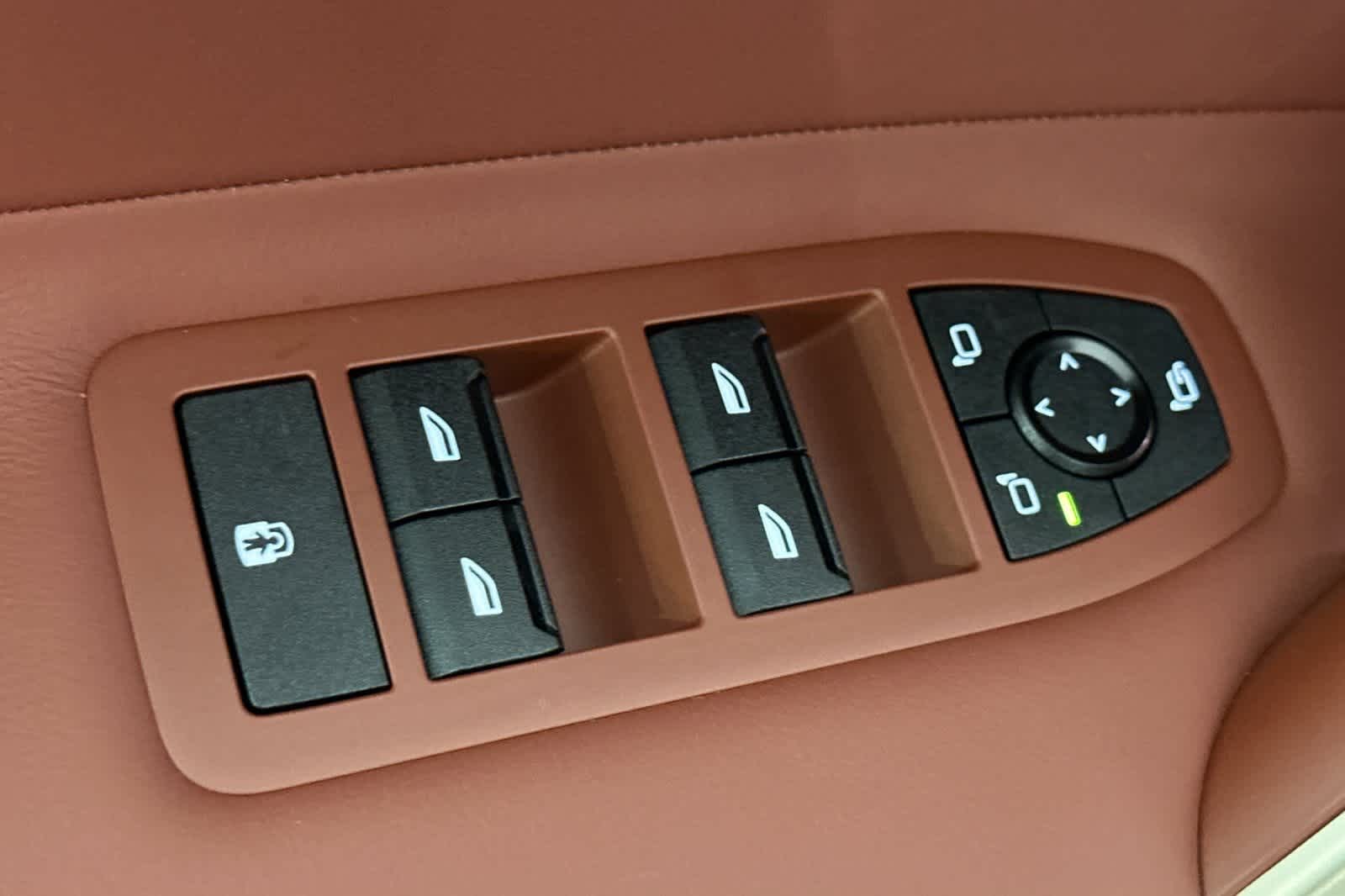 Thumbnail: 2026 BMW iX - 13