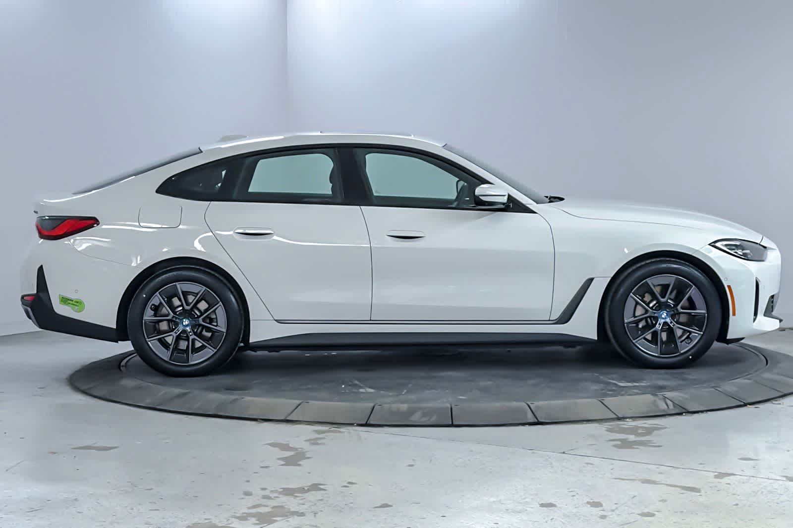 Thumbnail: 2023 BMW i4 - 8