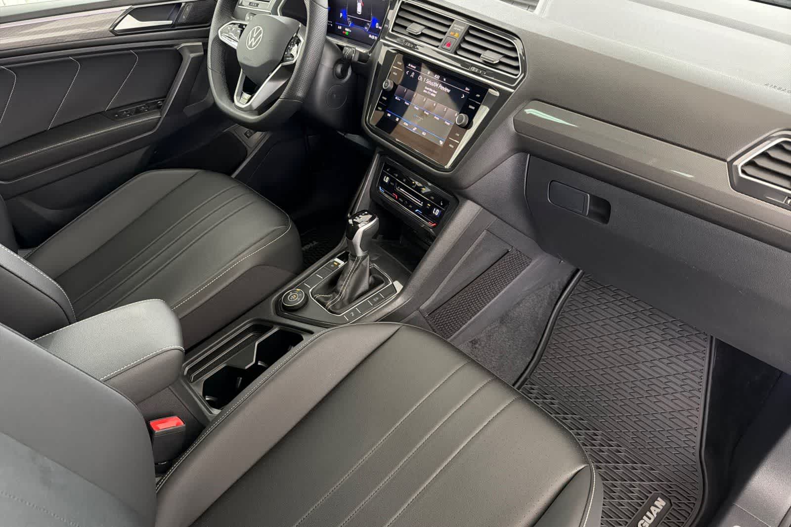 Thumbnail: 2024 Volkswagen Tiguan - 16