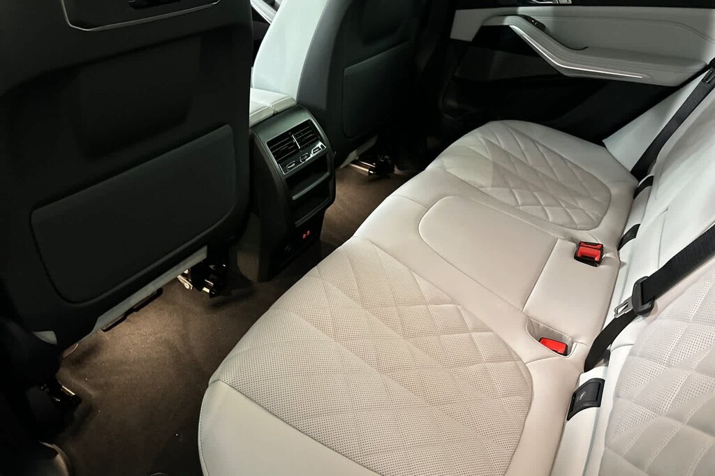 New 2026 BMW X5 xDrive40i SUV