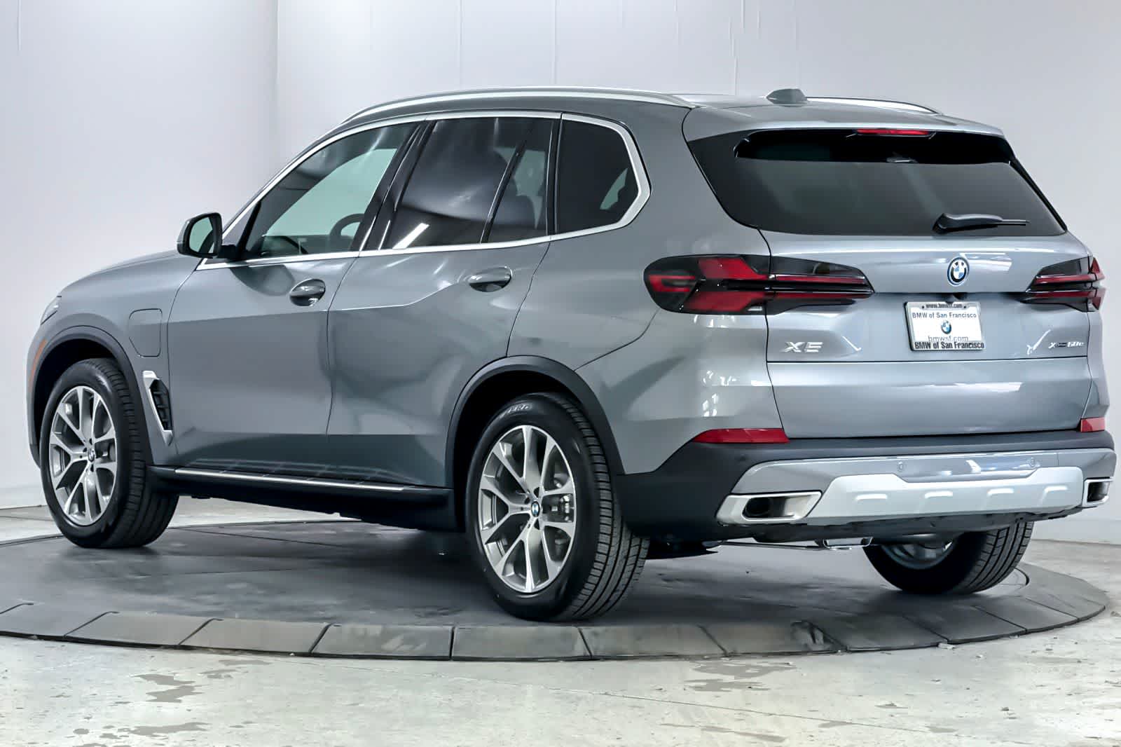 Thumbnail: 2026 BMW X5 - 6