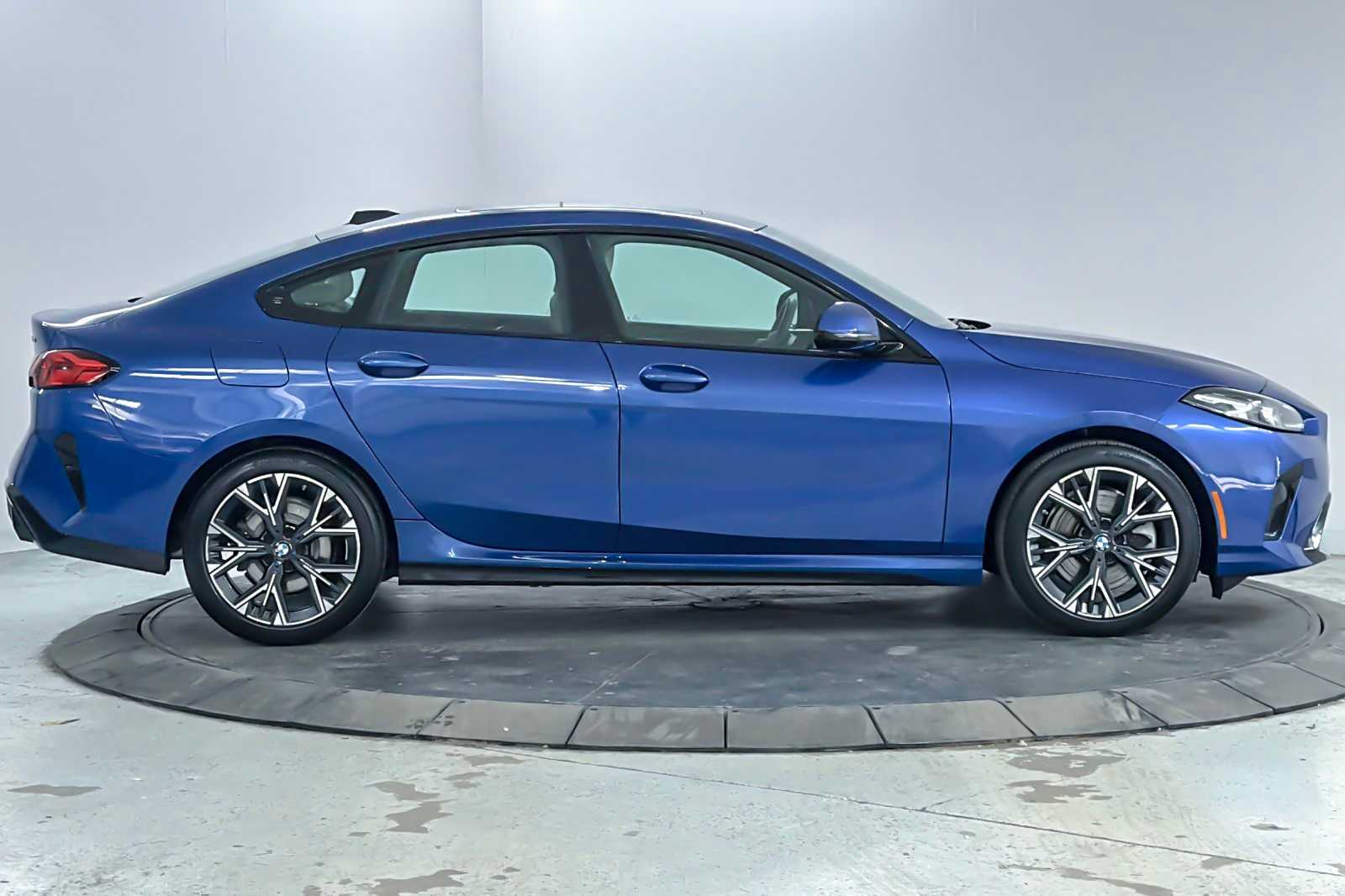 Thumbnail: 2025 BMW 2 Series - 8