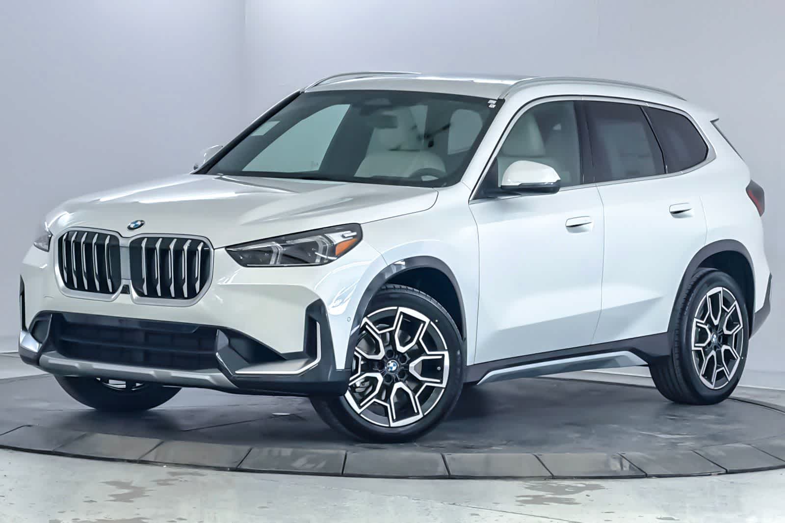 Thumbnail: 2026 BMW X1 - 1