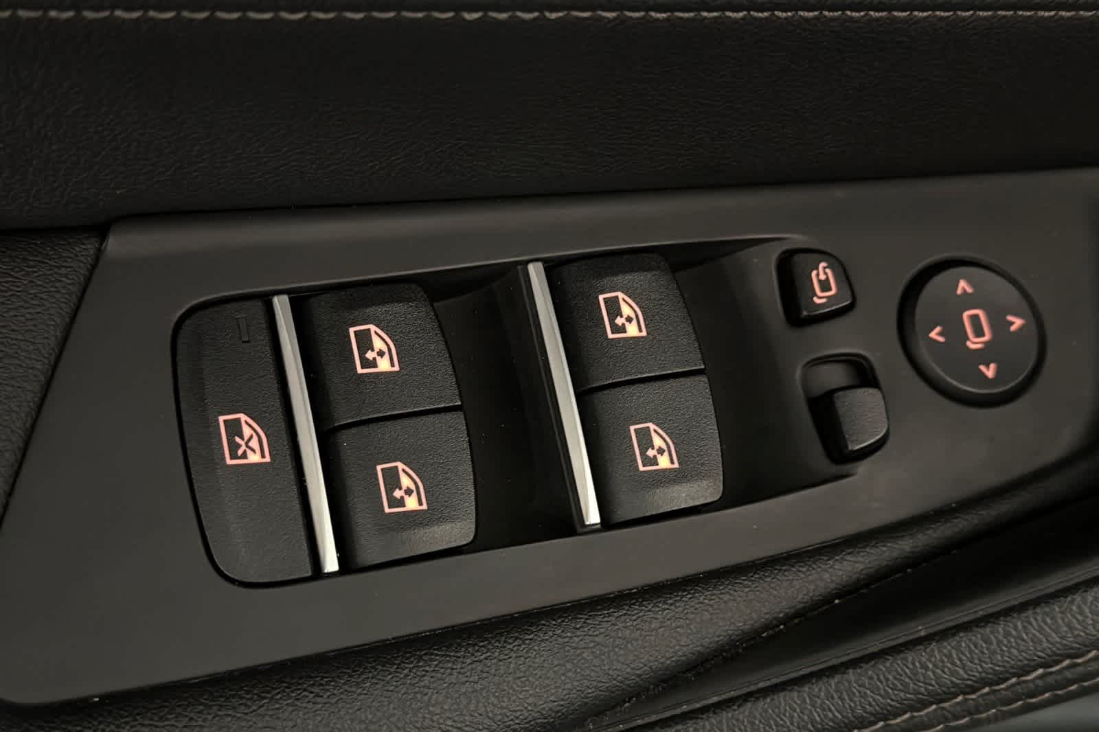 Thumbnail: 2023 BMW 5 Series - 13